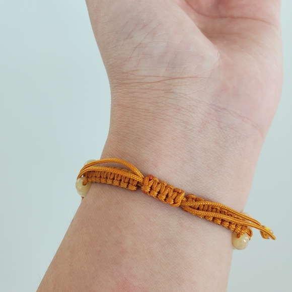 Beaded adjustable strap bracelet - Picture 2 of 4